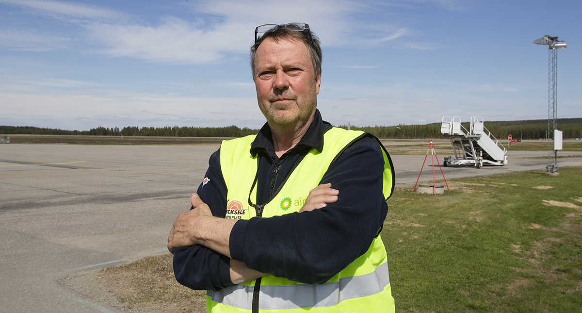 Carl-Bertil Essebro, Lycksele flygplats.