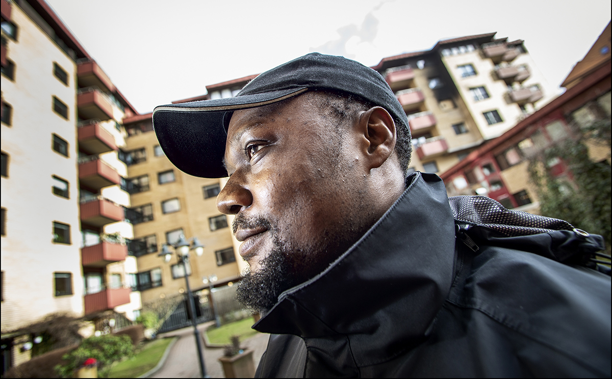 För Joshua Obad var det självklart att agera när han upptäckte branden i huset på Tredje Långgatan i Göteborg, trots att han var rädd. Foto Maria Steén