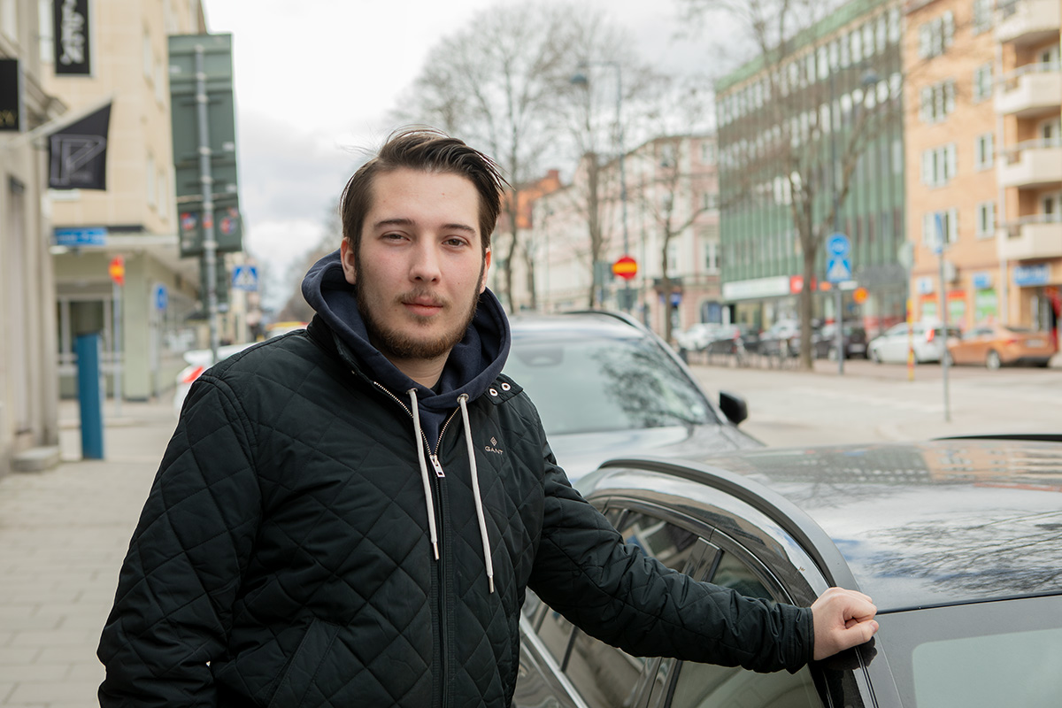 Emil Bärtas fick vänta i veckor på ett friande blodprov – under tiden var han avstängd från jobbet utan lön.