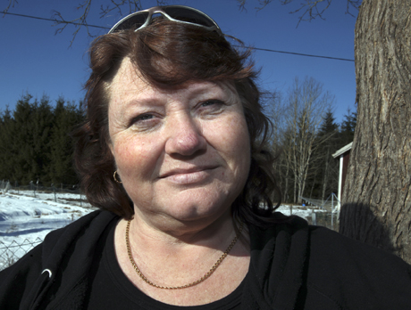 Barbro har problem med en extra kota i ryggen, men när hon sätter sig i lastbilen försvinner smärtan. Där känner hon sig hemma.