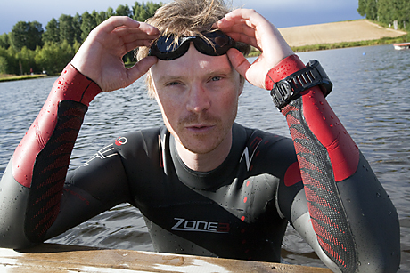 ”Jag klarade det! Helt galet känsloladdat å smärtsamt ☺. Det upploppet! Den fantastiska publiken! Många tårar fälldes under dom sista timmarna av tävlingen, helt underbart! Jag är en Ironman”, messar Stefan Elings efter triathlon-tävlingen i Kalmar.