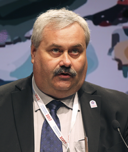 Lars Mikaelsson i talarstolen