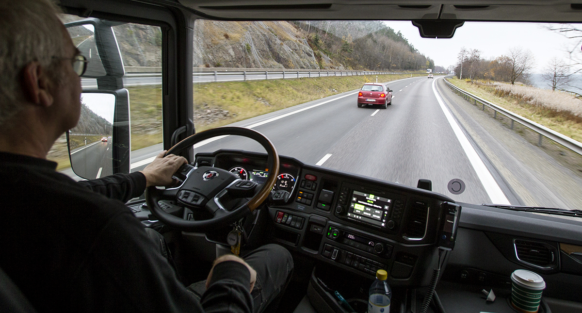 Lastbilschaufför i hytt (David Ericsson)