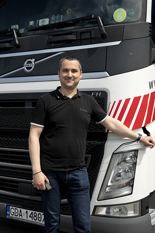 Mariusz arbetar som utlandschaufför på TS Transport service.