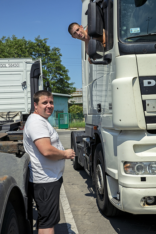 Krzyszof kör inrikestrafik i Polen. Han tjänar strax över 12 000 kronor i månaden, efter skatt. Då ingår både lön och traktamente.