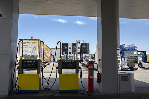 TS Transport har en egen bensinstation på åkeriområdet och bygger också nya lokaler.