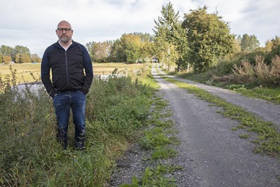 Regionala skyddsombudet Bert Johansson stoppade en farlig backning med sopbil utanför Skurup. Förra villaägaren drog upp sin soptunna till en säkrare väg. Den nya vägrar.