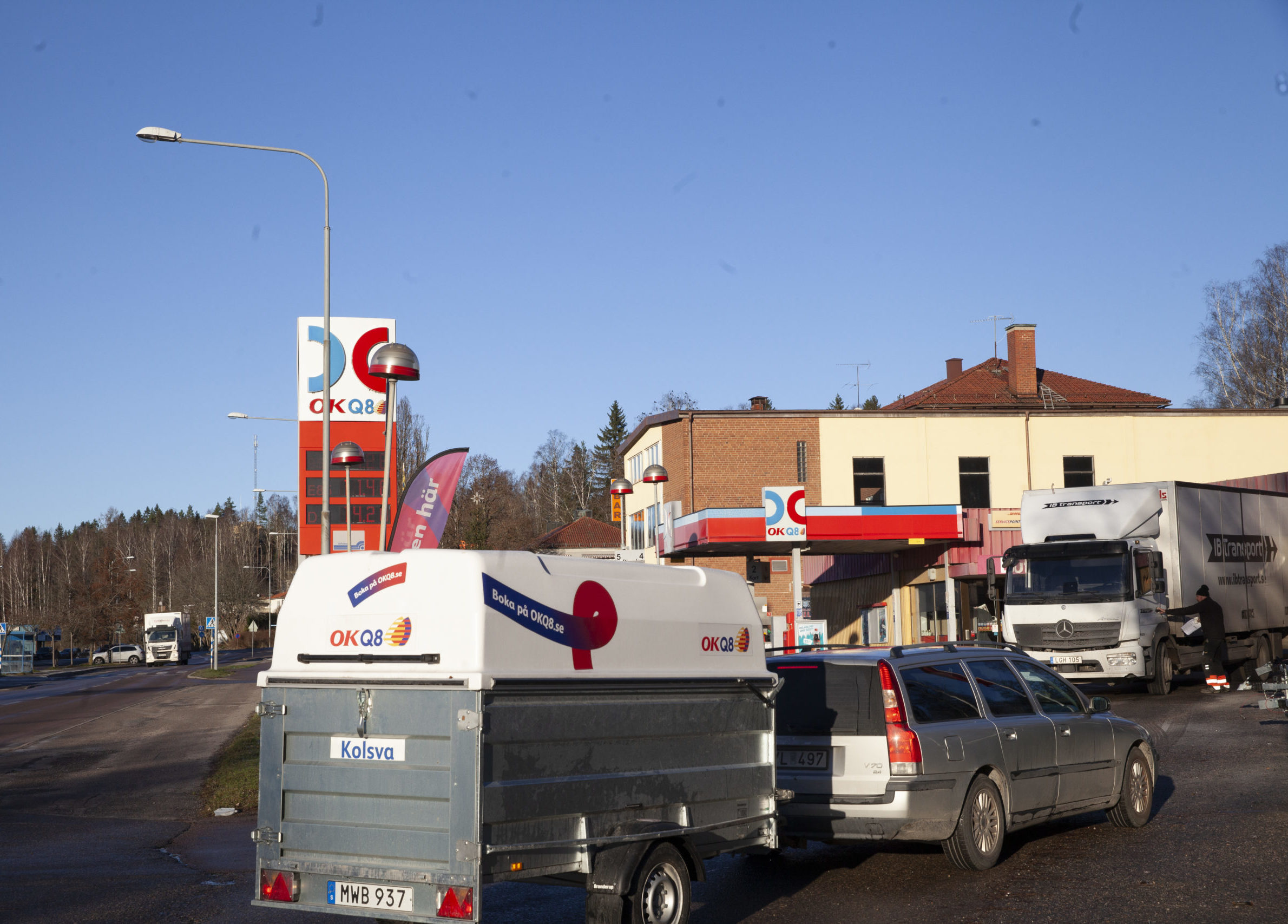 OKQ8 Kolsva i Köpings kommun är paketombud för tre leverantörer.