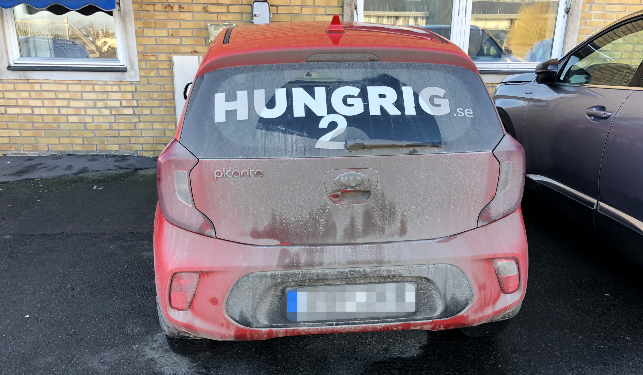 Hungrig.se hade uppställningsplats för sina bilar utanför Transports avdelning i Kristianstad. Fordonet på bilden är numera sålt till en privatperson.