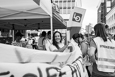 Lorenza Duarte Walker under Foodora-strejken i Norge. Foto Thomas Pettersen