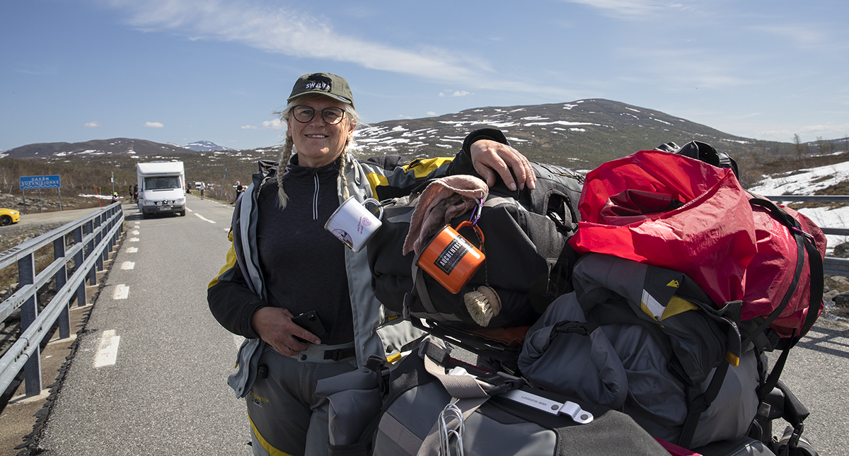 Melanie Hiller, från Tyskland, är ute på en nio veckor lång mc-tur i norra Sverige.