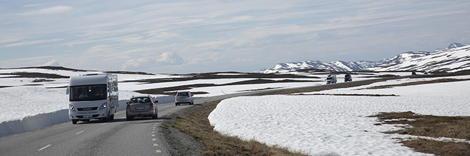 Stekenjokkvägen. 2020 var ett rekordår, med snödrivor på över sju meter i maj när snöröjningen inleddes.