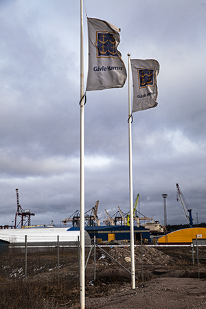 Flaggor i Gävle hamn. Foto: Lilly Hallberg
