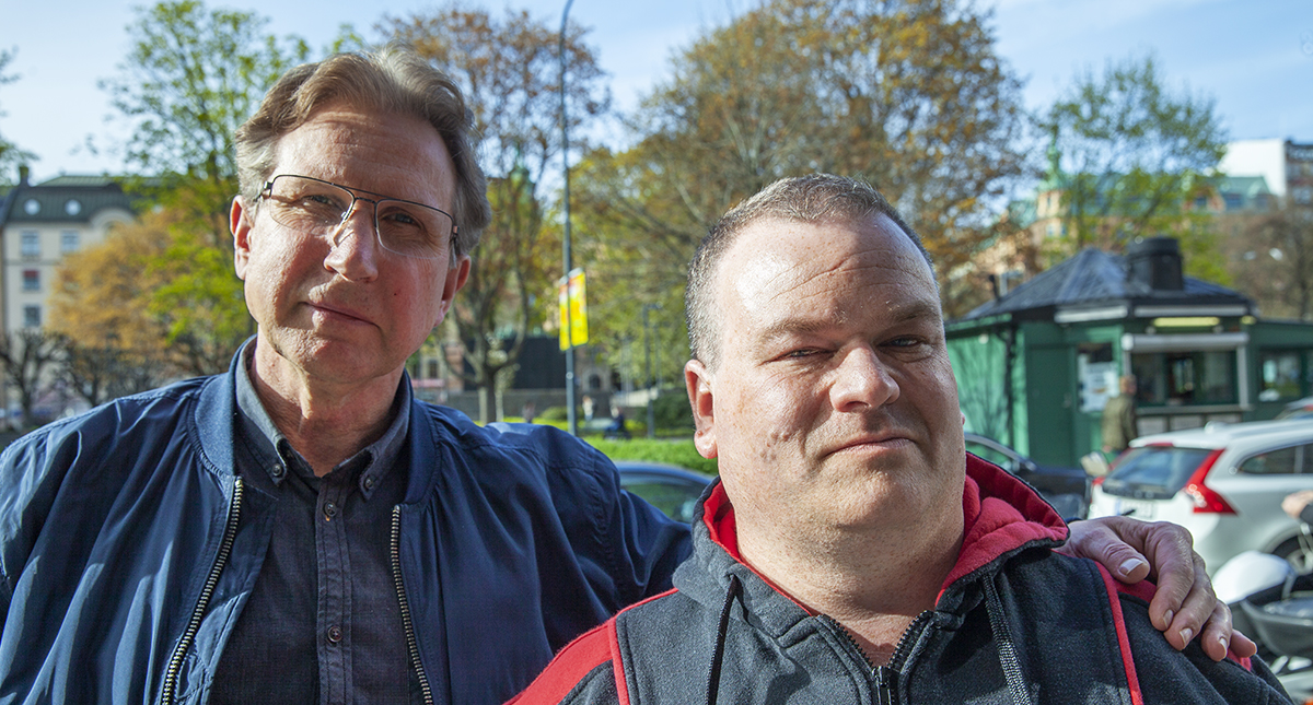 Sven-Åke Österberg och Ronnie Persson är engagerade färdtjänstchaufförer. Foto: Lilly Hallberg