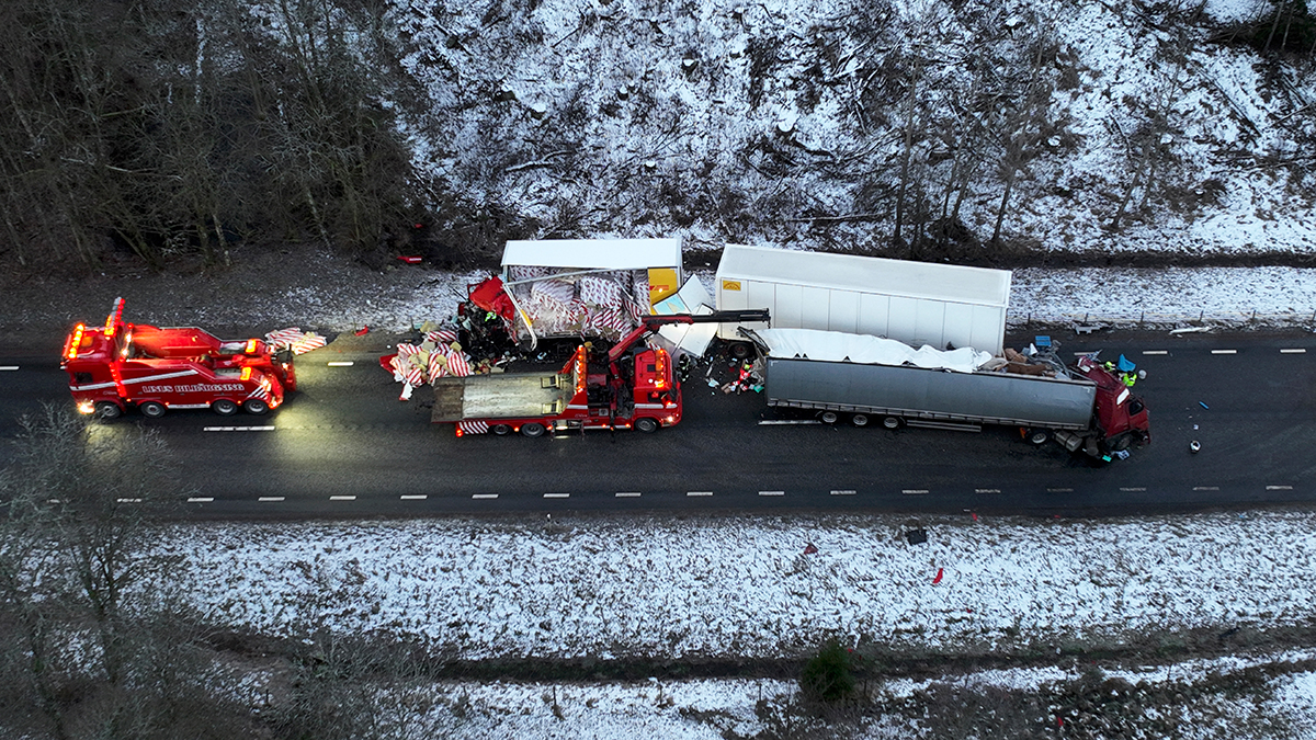 Vägen var avstängd stora delar av dagen efter dödsolyckan, där två lastbilar frontalkrockade, på väg 26/47 mellan Mullsjö och Sandhem i januari förra året.