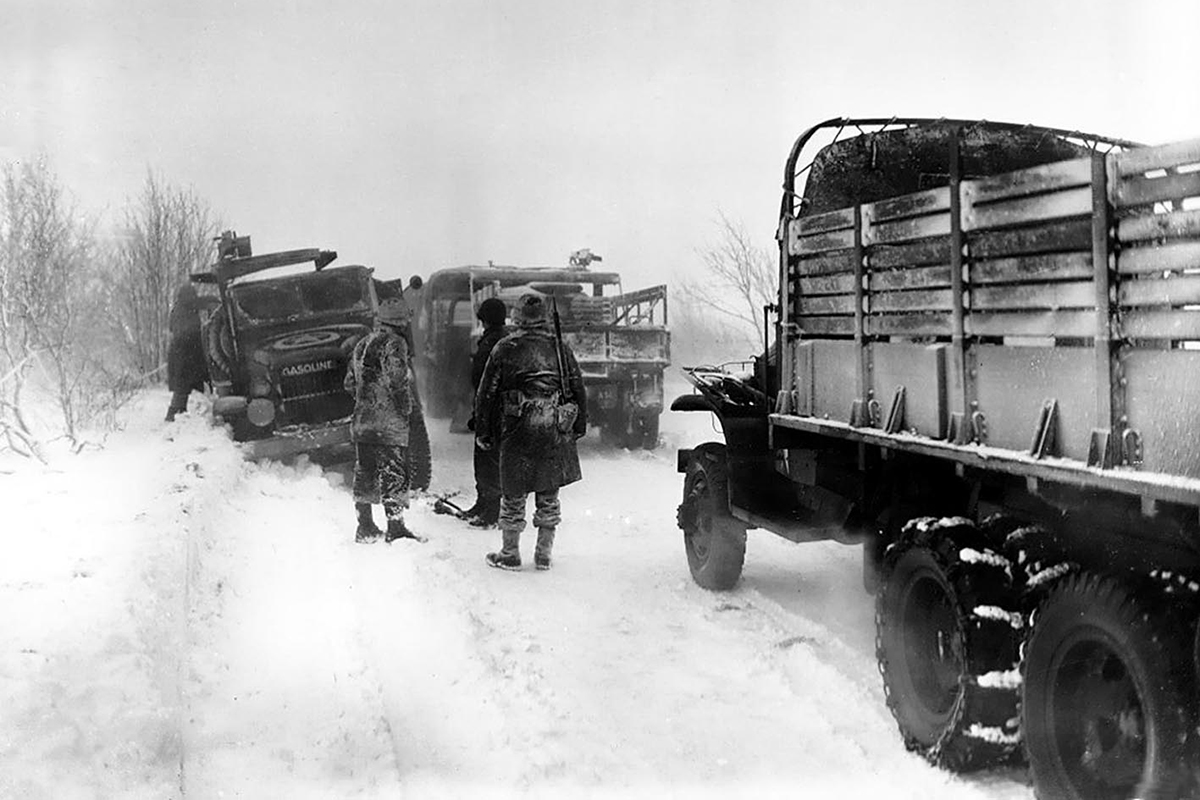 Tyskarna ville byta till sig amerikanska och brittiska lastbilar som kunde klara vintrarna vid fronten i Ryssland. Foto: Sgt Bill Augustine / U. S. Army