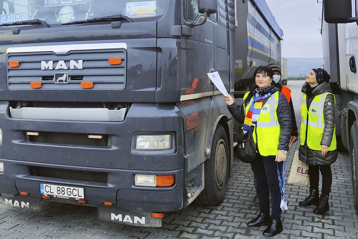 ”Tyvärr är det vanligt att ingen betalar skatt och sociala avgifter för rumänska förare”, säger fackförbundet SLT:s ordförande Elena ”Nina” Frandes.