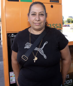 Timanställda Kristina Habashi på Preem-sationen i Skövde,