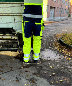 Ståplatta eller åkplatta bakpå sopbil. Foto: Privat