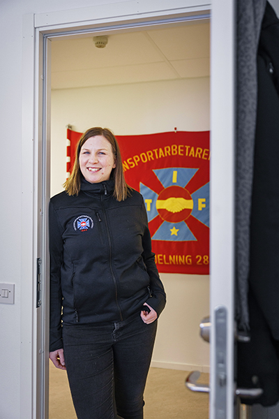 Sofie Rask söker nya medlemmar på bensinstationer runt om i Norrland. Foto Emma-Sofia Olsson