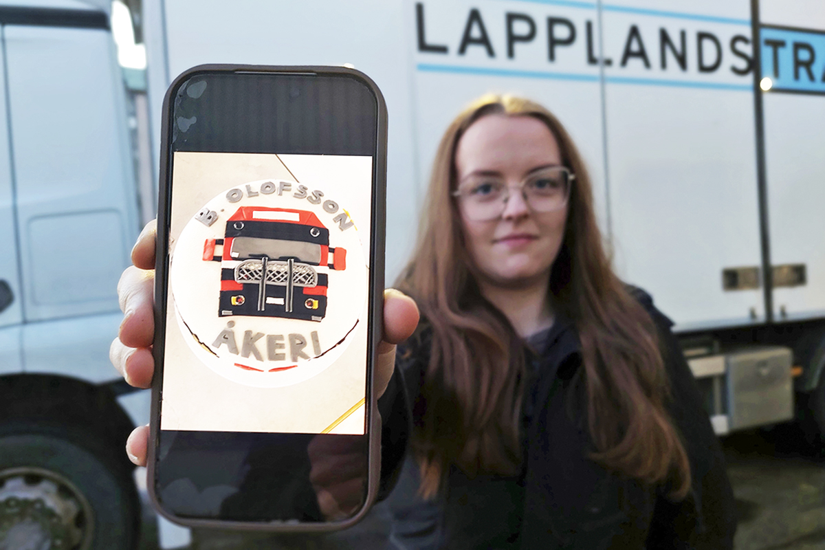 ”Den pillrigaste tårta jag gjort” säger Maja om lastbilstårtan med chokladbottnar, hallon, vitchokladfluff med chokladkross och kola. Foto: Bertil Janson
