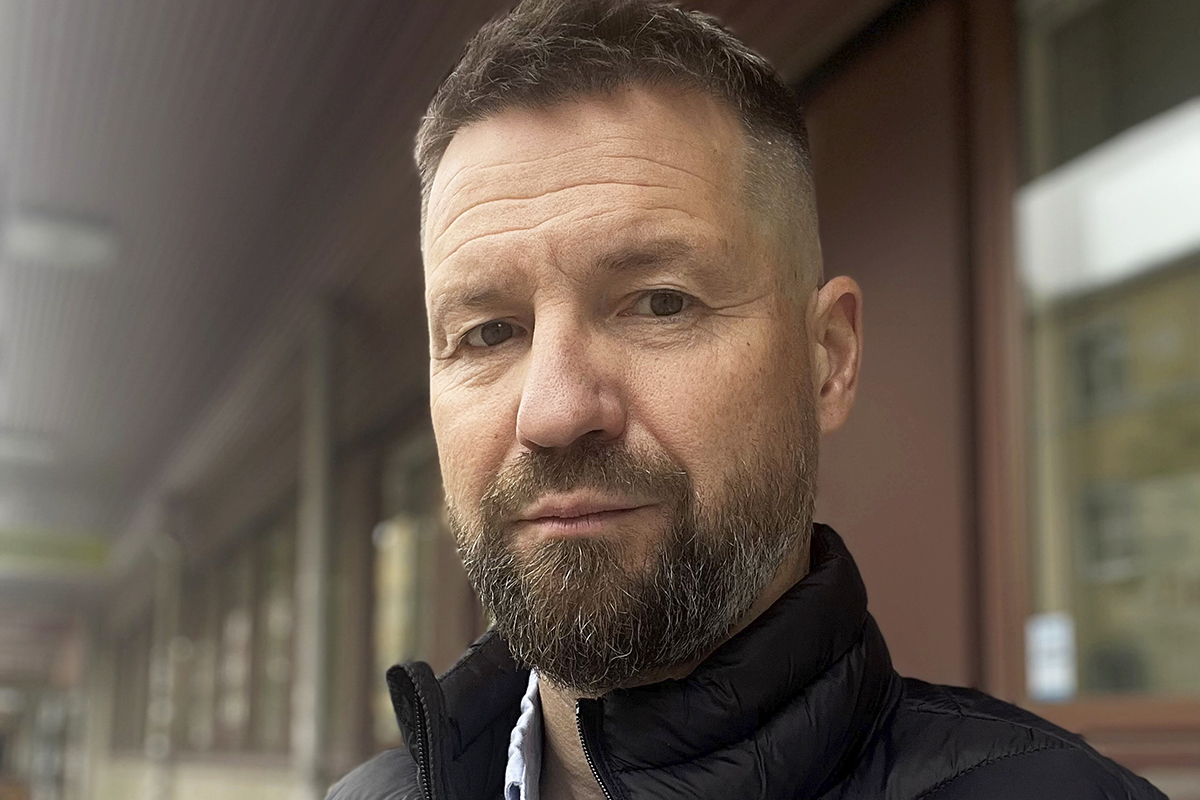 ”Som arbetstagare säljer vi vår tid och kompetens, det hör inte till jobbet att bli slagen eller hotad”, säger Pär Axelsson som är sakkunnig inom hot och våld på Arbetsmiljöverket. Foto: Erik Viktor Lundquist
