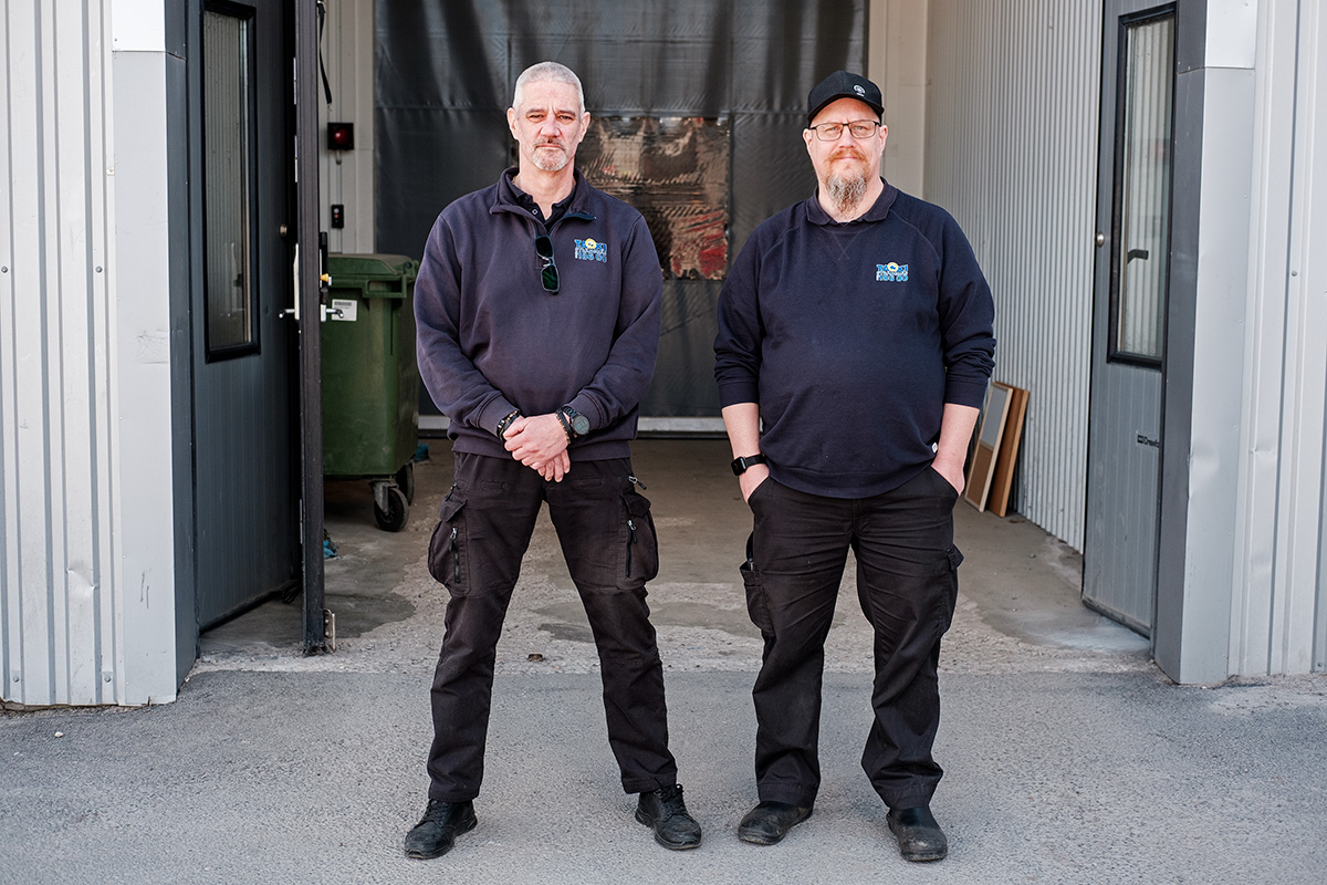 Björn Svensson och Tommy Nilsson är två tredjedelar av fackklubbens styrelse på Taxi Strängnäs. Foto: John Antonsson